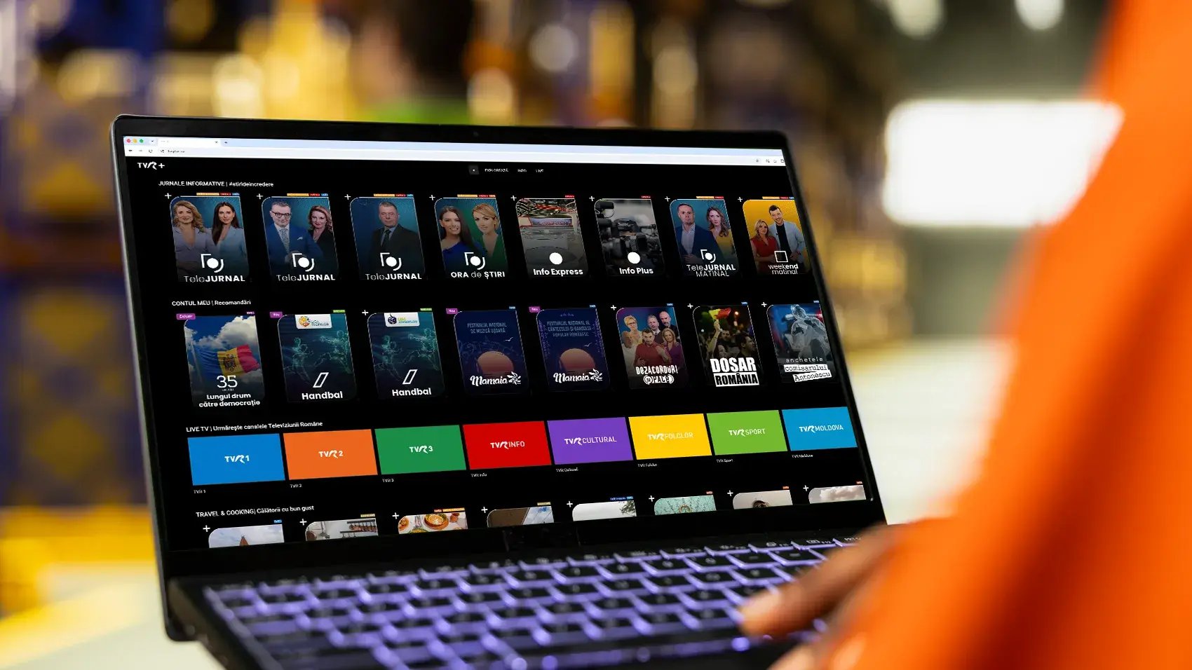 TVR-Plus-laptop-with-personnel