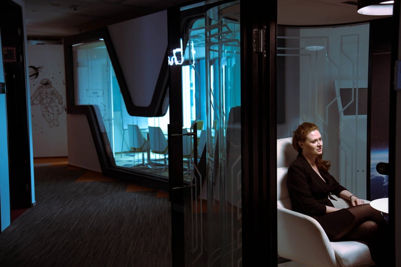 senior-zitec-professional-in-the-office
