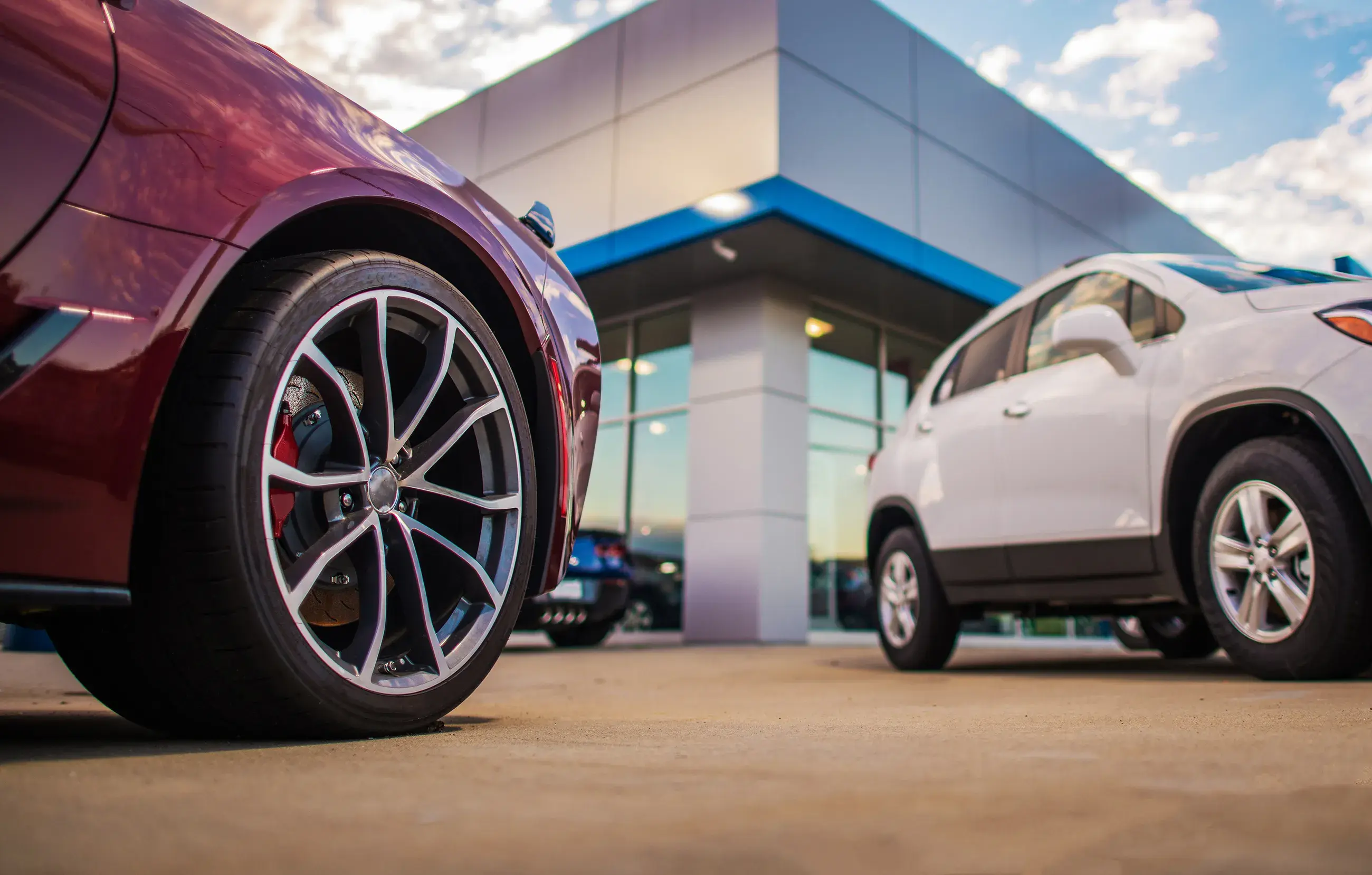 automotive-dealership-store